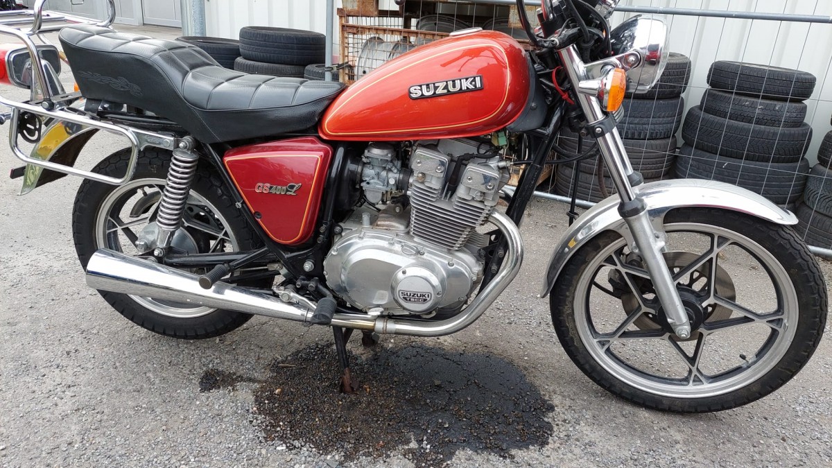 Suzuki GS400L - 1982